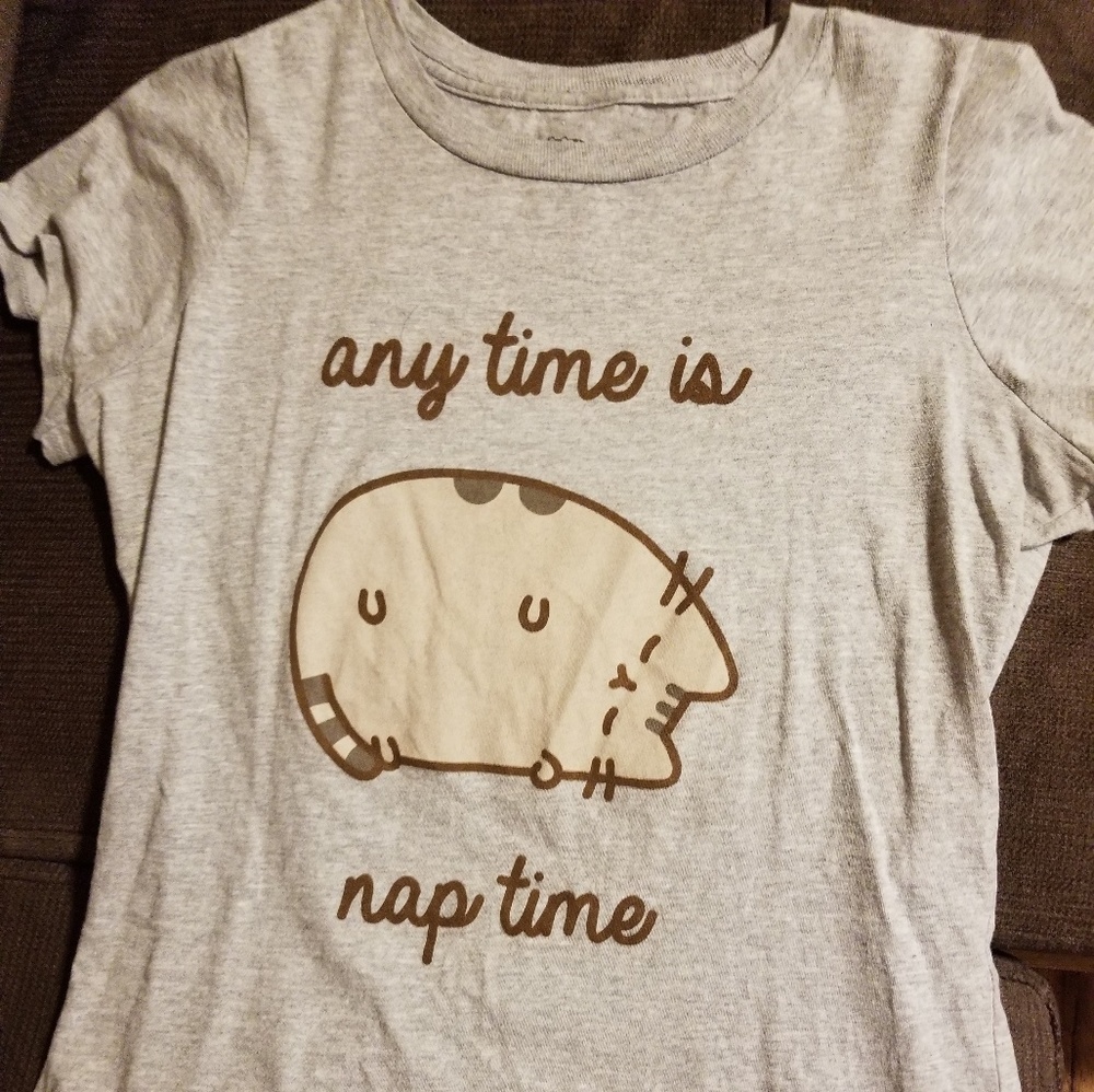 T shirt with pusheen